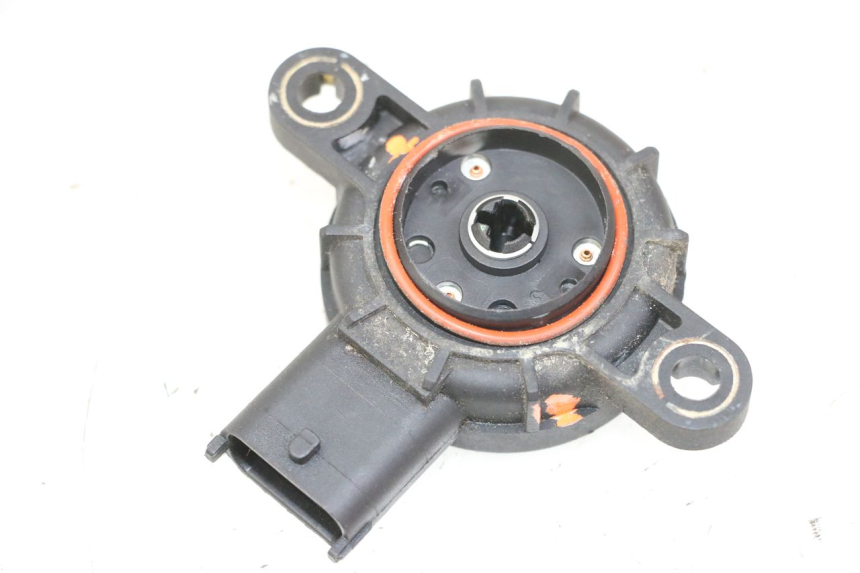 photo de PRZEKAŹNIK ELEKTRYCZNY PIAGGIO MP3 125 (2006 - 2014) - Inny kąt widzenia