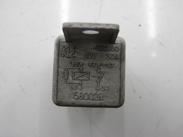 photo de PRZEKAŹNIK ELEKTRYCZNY PIAGGIO XEVO - X EVO 125 (2010 - 2015) - Zoom stanu zużycia