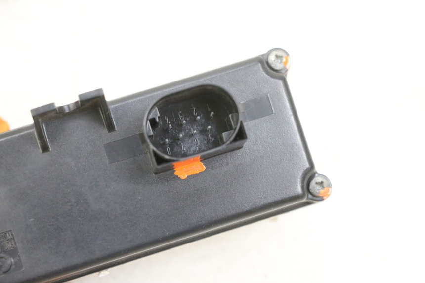 photo de PRZEKAŹNIK ELEKTRYCZNY BMW R RT ABS 1200 (2010 - 2014) - Szczegół części