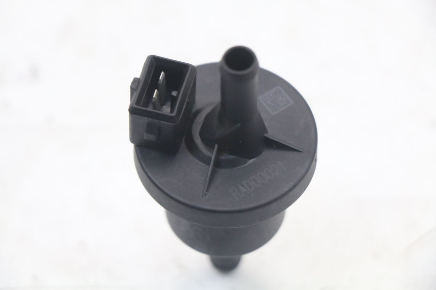 photo de PRZEKAŹNIK ELEKTRYCZNY ROYAL ENFIELD CONTINENTAL GT 650 (2019 - 2024) - Szczegół części