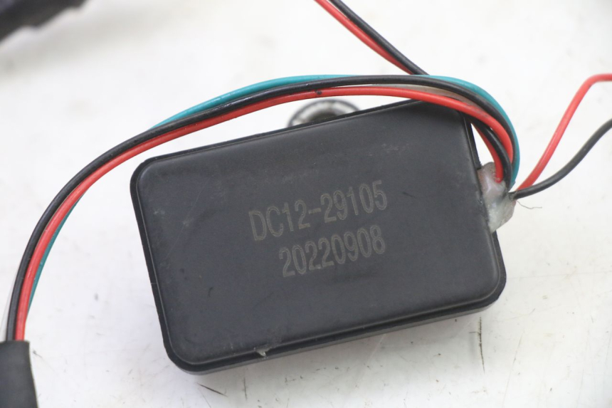 photo de PRZEKAŹNIK ELEKTRYCZNY HERO S10 1 - Szczegół części