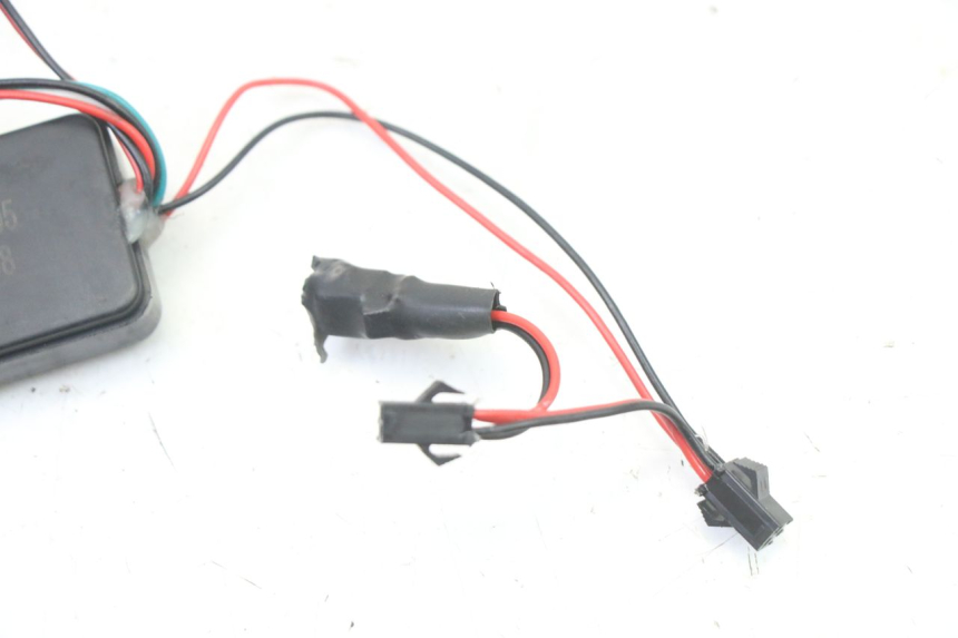 photo de PRZEKAŹNIK ELEKTRYCZNY HERO S10 1 - Zoom stanu zużycia