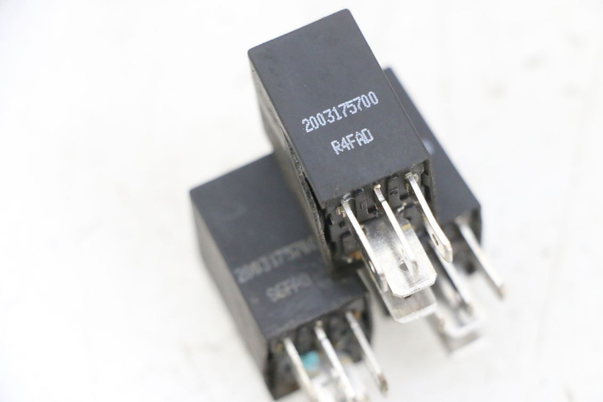 photo de PRZEKAŹNIK ELEKTRYCZNY PEUGEOT SPEEDFIGHT 4 4T EFI 50 (2021 - 2025) - Zoom stanu zużycia