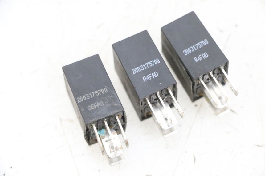 photo de PRZEKAŹNIK ELEKTRYCZNY PEUGEOT SPEEDFIGHT 4 4T EFI 50 (2021 - 2025) - Inny kąt widzenia