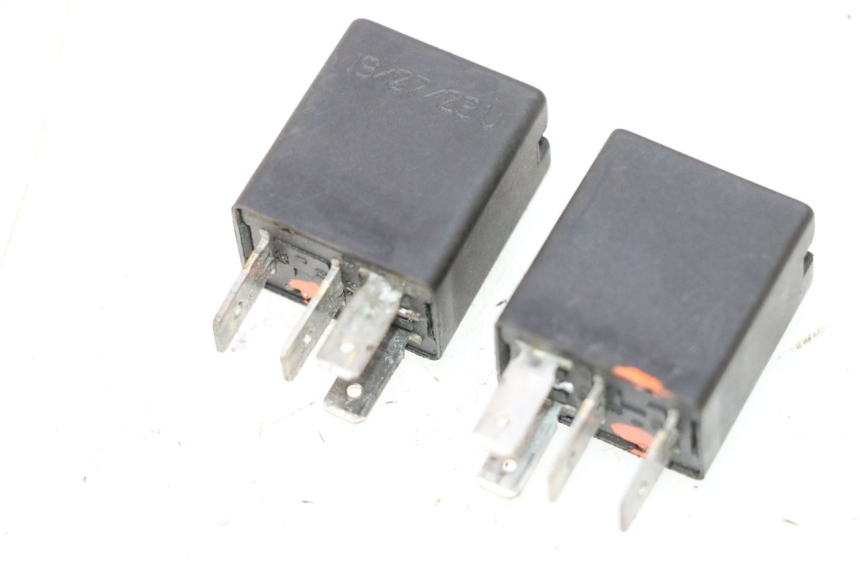 photo de PRZEKAŹNIK ELEKTRYCZNY DUCATI SS IE DS CARENEE 1000 (2002 - 2006) - Szczegół części