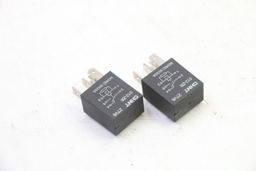 photo de PRZEKAŹNIK ELEKTRYCZNY PEUGEOT STREETZONE I NAKED 2T 50 (2018 - 2020) - Zoom stanu zużycia