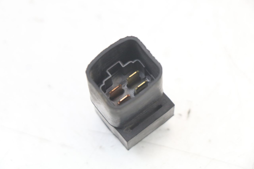 photo de PRZEKAŹNIK ELEKTRYCZNY SUZUKI GSR 750 (2011 - 2017) - Szczegół części
