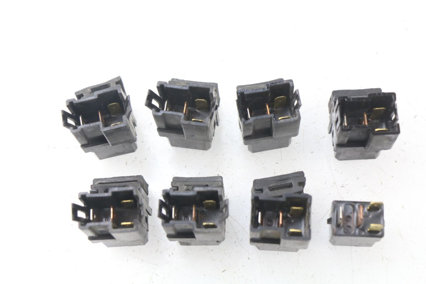 photo de PRZEKAŹNIK ELEKTRYCZNY YAMAHA TDM ABS 900 (2002 - 2014) - Zoom stanu zużycia