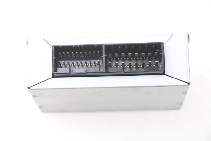 photo de PRZEKAŹNIK ELEKTRYCZNY YAMAHA TDM ABS 900 (2002 - 2014) - Zoom stanu zużycia