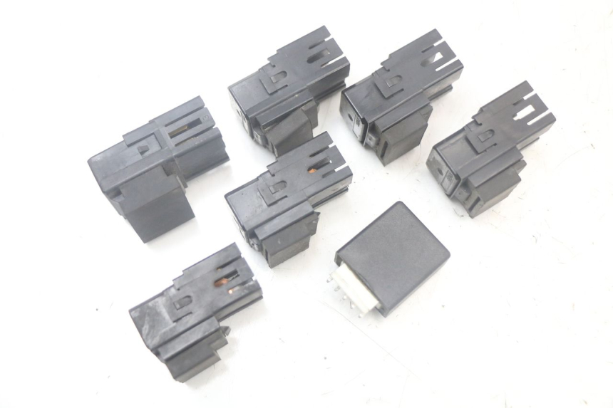 photo de PRZEKAŹNIK ELEKTRYCZNY YAMAHA TDM ABS 900 (2002 - 2014) - Zoom stanu zużycia