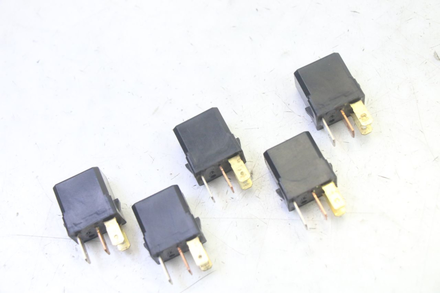 photo de PRZEKAŹNIK ELEKTRYCZNY YAMAHA TDM ABS 900 (2002 - 2014) - Widok główny