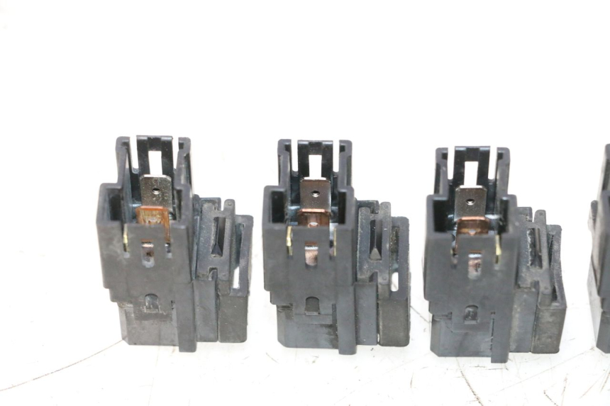 photo de PRZEKAŹNIK ELEKTRYCZNY YAMAHA TDM ABS 900 (2002 - 2014) - Inny kąt widzenia