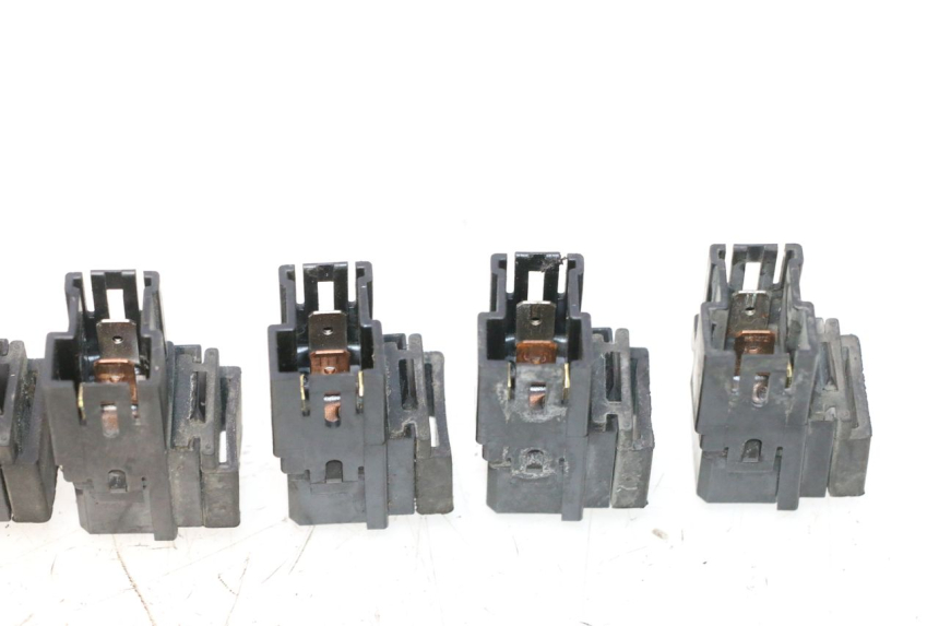 photo de PRZEKAŹNIK ELEKTRYCZNY YAMAHA TDM ABS 900 (2002 - 2014) - Zbliżenie techniczne