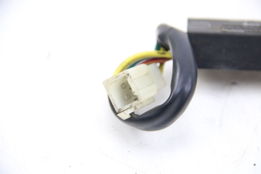 photo de PRZEKAŹNIK ELEKTRYCZNY PEUGEOT TWEET 4T 50 (2010 - 2014) - Zoom stanu zużycia