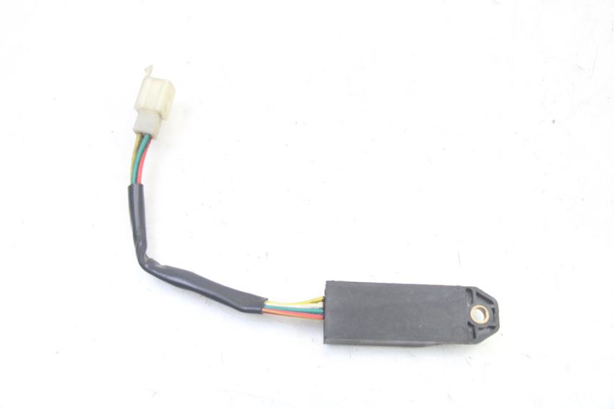 photo de PRZEKAŹNIK ELEKTRYCZNY PEUGEOT TWEET 4T 50 (2014 - 2019) - Inny kąt widzenia