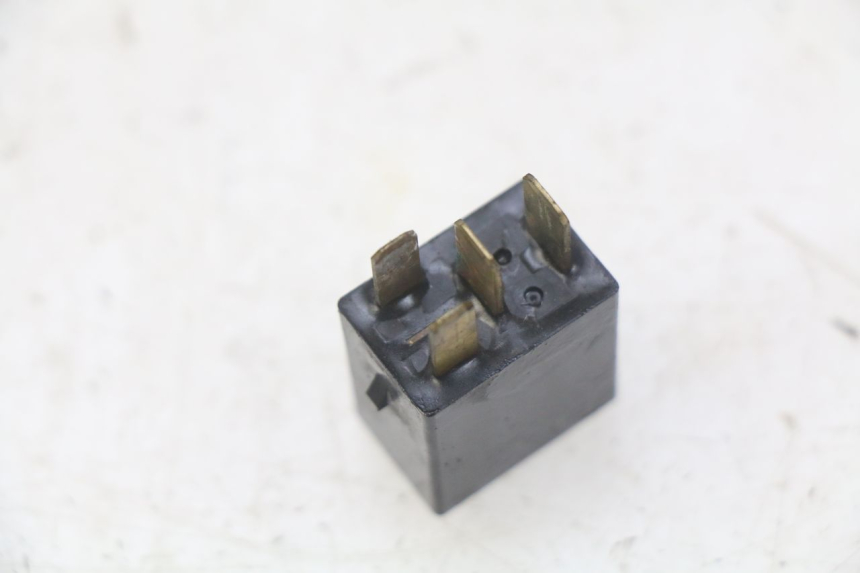 photo de PRZEKAŹNIK ELEKTRYCZNY PEUGEOT TWEET 125 (2010 - 2017) - Inny kąt widzenia