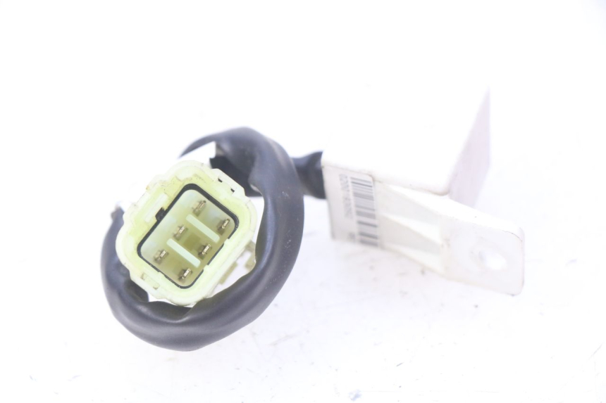 photo de PRZEKAŹNIK ELEKTRYCZNY PIAGGIO VESPA GTS IGET ABS 125 (2017 - 2023) - Inny kąt widzenia