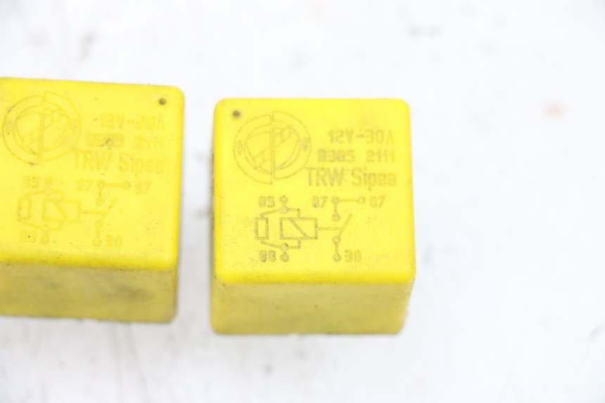 photo de PRZEKAŹNIK ELEKTRYCZNY PIAGGIO VESPA GTS SUPER IE 125 (2009 - 2016) - Zoom stanu zużycia