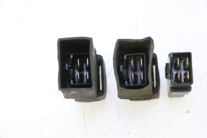 photo de PRZEKAŹNIK ELEKTRYCZNY HONDA VFR FI RC46 800 (1998 - 2001) - Inny kąt widzenia