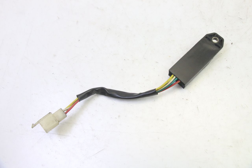 photo de PRZEKAŹNIK ELEKTRYCZNY PEUGEOT VIVACITY NEW 4T 50 (2008 - 2017) - Inny kąt widzenia