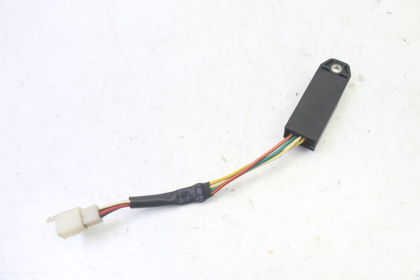 photo de PRZEKAŹNIK ELEKTRYCZNY PEUGEOT VIVACITY NEW 4T 50 (2008 - 2017) - Inny kąt widzenia