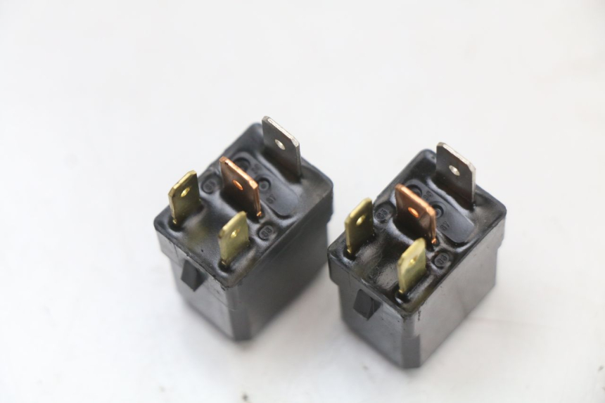 photo de PRZEKAŹNIK ELEKTRYCZNY YAMAHA X-MAX XMAX 125 (2010 - 2013) - Zoom stanu zużycia