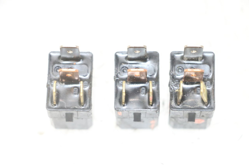 photo de PRZEKAŹNIK ELEKTRYCZNY YAMAHA XMAX X-MAX 125 (2006 - 2009) - Inny kąt widzenia