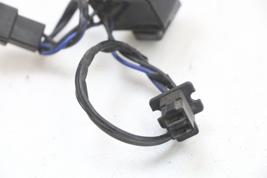 photo de PRZEKAŹNIK ELEKTRYCZNY KYMCO XCITING 250 (2006 - 2009) - Zoom stanu zużycia