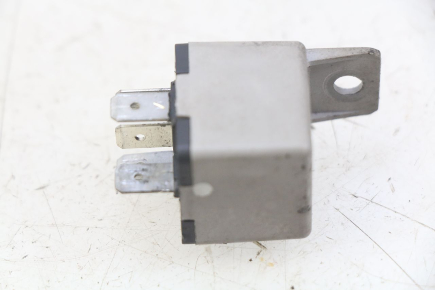 photo de PRZEKAŹNIK ELEKTRYCZNY PIAGGIO XEVO - X EVO 125 (2007 - 2017) - Zoom stanu zużycia