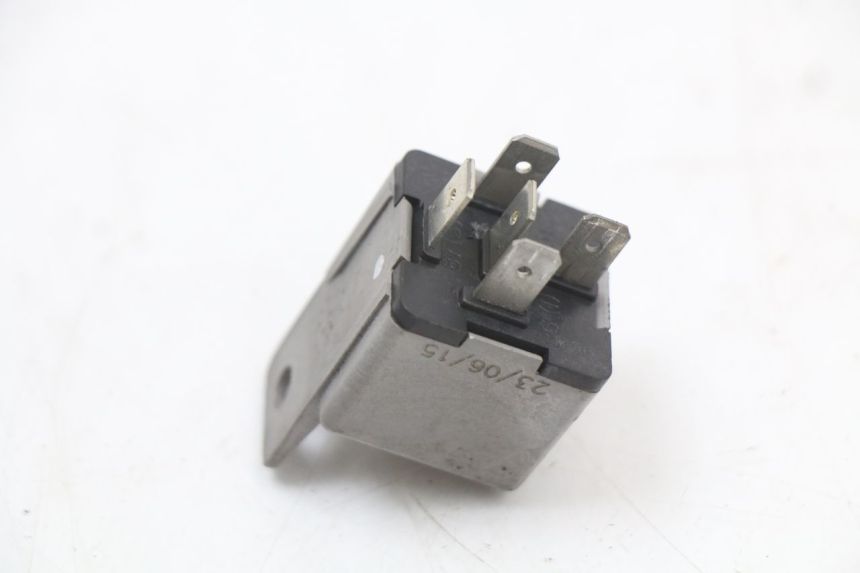 photo de PRZEKAŹNIK ELEKTRYCZNY PIAGGIO XEVO - X EVO 125 (2007 - 2017) - Zoom stanu zużycia