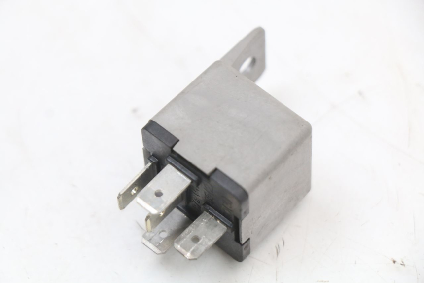 photo de PRZEKAŹNIK ELEKTRYCZNY PIAGGIO XEVO - X EVO 125 (2007 - 2017) - Inny kąt widzenia