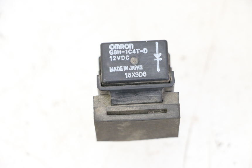 photo de PRZEKAŹNIK ELEKTRYCZNY YAMAHA XJN DIVERSION 600 (2000 - 2003) - Inny kąt widzenia