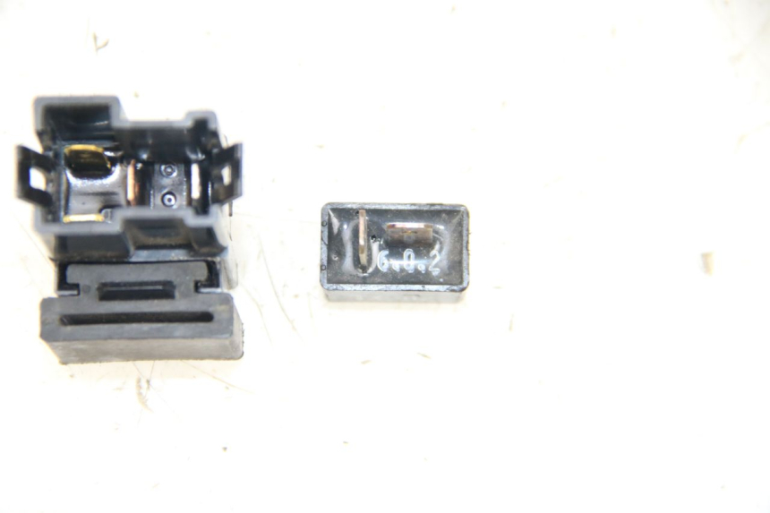 photo de PRZEKAŹNIK ELEKTRYCZNY YAMAHA XP T-MAX TMAX 500 (2004 - 2007) - Zoom stanu zużycia