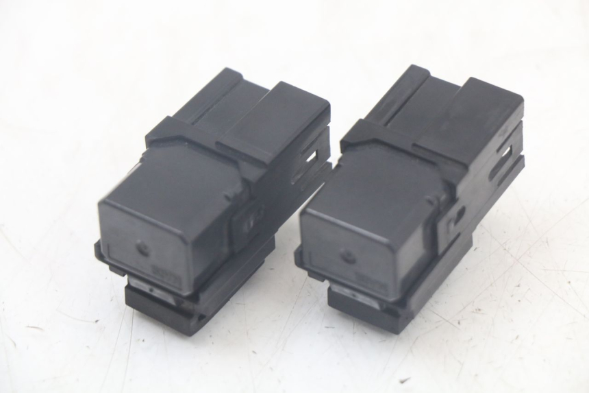 photo de PRZEKAŹNIK ELEKTRYCZNY YAMAHA XT X 660 (2004 - 2016) - Zbliżenie techniczne