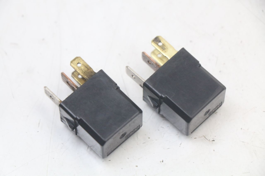 photo de PRZEKAŹNIK ELEKTRYCZNY YAMAHA FZ1 FAZER 1000 (2007 - 2009) - Zoom stanu zużycia