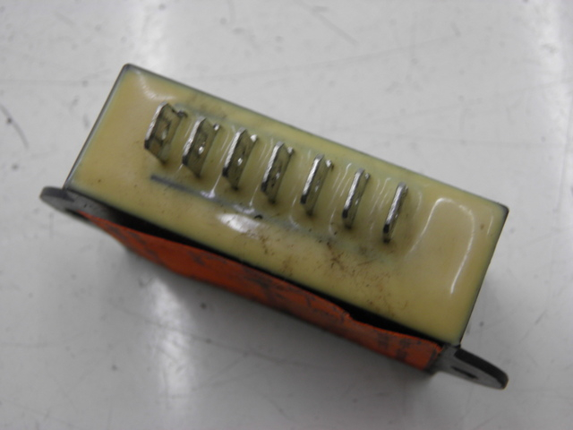 photo de PRZEKAŹNIK ELEKTRYCZNY YAMAHA FZS FAZER 600 (1998 - 2001) - Zoom stanu zużycia