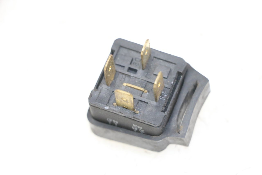 photo de PRZEKAŹNIK ELEKTRYCZNY YAMAHA YP MAJESTY 125 (2007 - 2010) - Zoom stanu zużycia