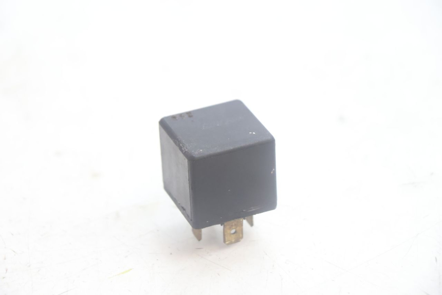 photo de PRZEKAŹNIK ELEKTRYCZNY YAMAHA YP MAJESTY 125 (2002 - 2006) - Szczegół części