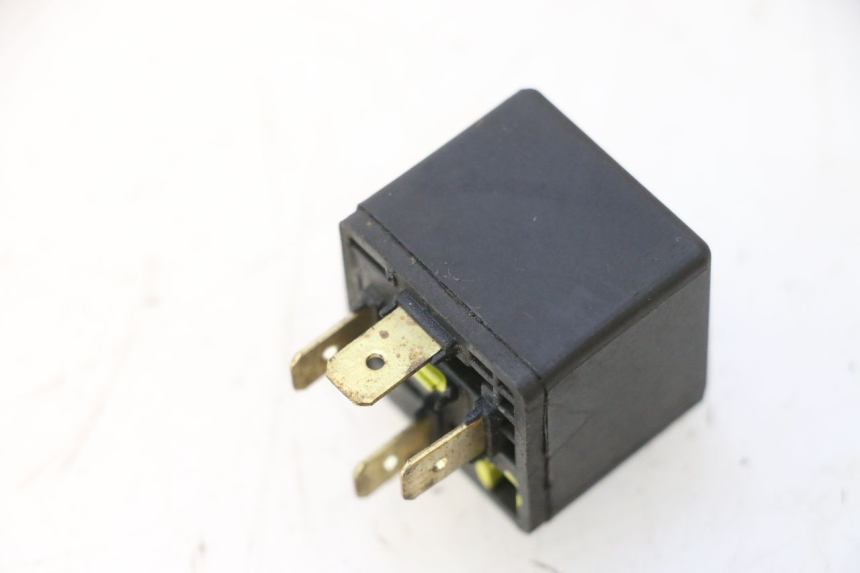 photo de PRZEKAŹNIK ELEKTRYCZNY YAMAHA YP MAJESTY 125 (1998 - 2001) - Szczegół części