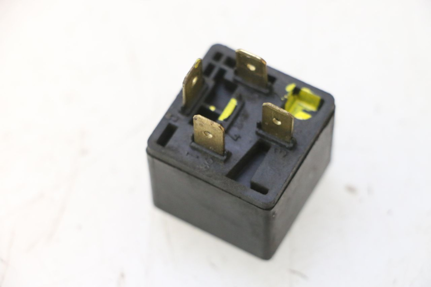 photo de PRZEKAŹNIK ELEKTRYCZNY YAMAHA YP MAJESTY 125 (1998 - 2001) - Inny kąt widzenia