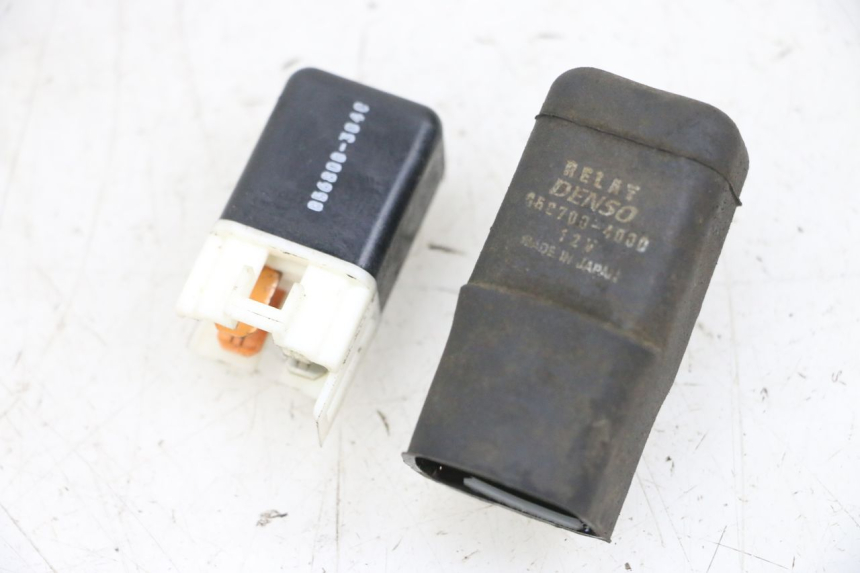 photo de PRZEKAŹNIK ELEKTRYCZNY KAWASAKI ZR 7 750 (1999 - 2004) - Widok główny