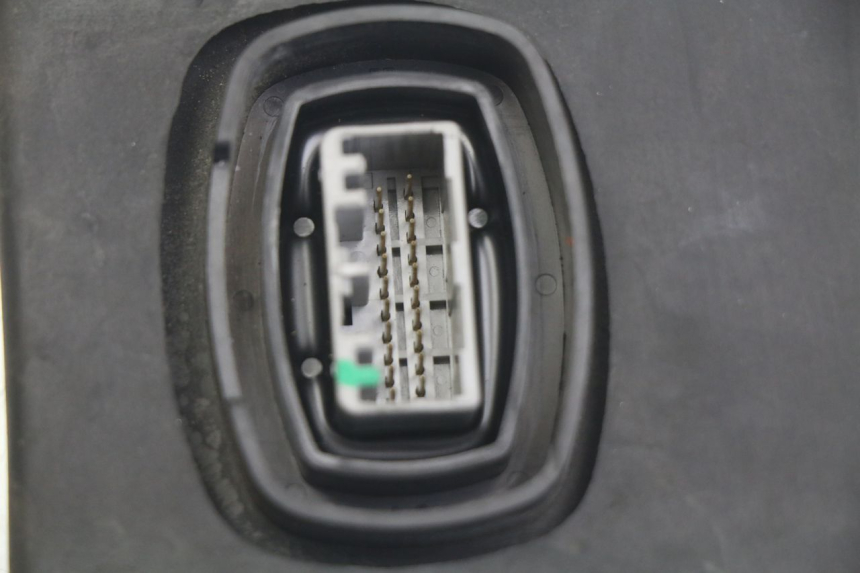 photo de PRZEKAŹNIK REFLEKTORA HONDA FORZA 125 (2015 - 2016) - Inny kąt widzenia