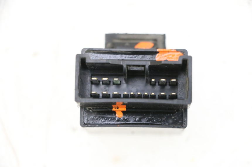 photo de PRZEKAŹNIK POMPY PALIWA YAMAHA FJR ABS 1300 (2006 - 2012) - Zoom stanu zużycia