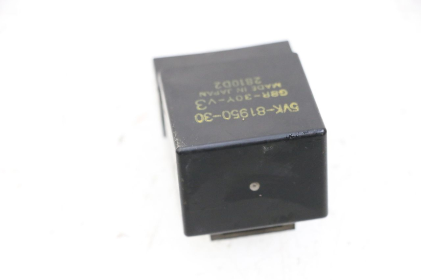 photo de PRZEKAŹNIK POMPY PALIWA YAMAHA FJR ABS 1300 (2006 - 2012) - Inny kąt widzenia