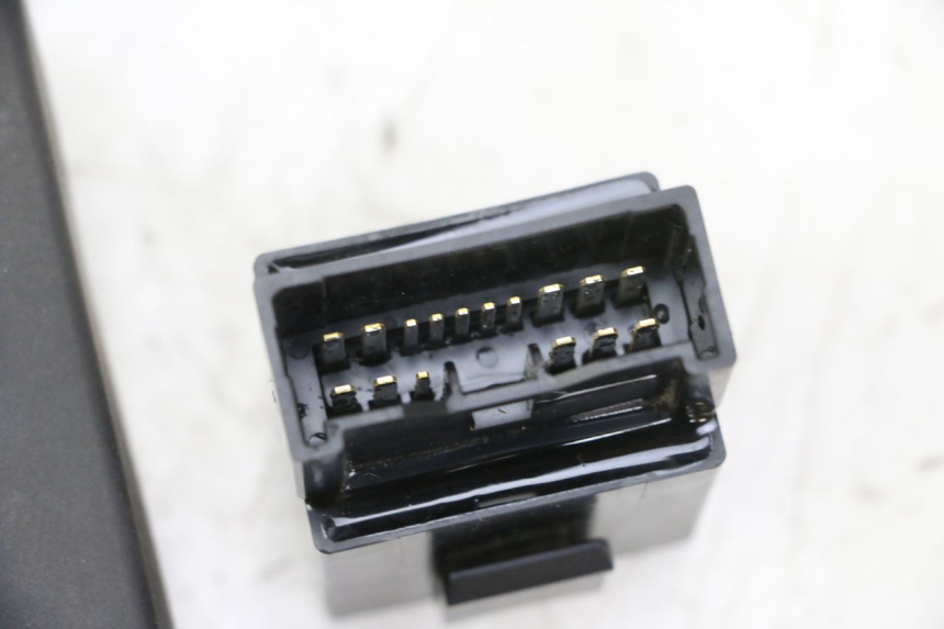 photo de PRZEKAŹNIK POMPY PALIWA YAMAHA MT-07 MT07 ABS 700 (2014 - 2017) - Inny kąt widzenia