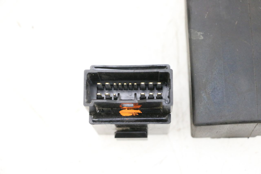 photo de PRZEKAŹNIK POMPY PALIWA YAMAHA MT-07 MT07 ABS 700 (2018 - 2020) - Inny kąt widzenia