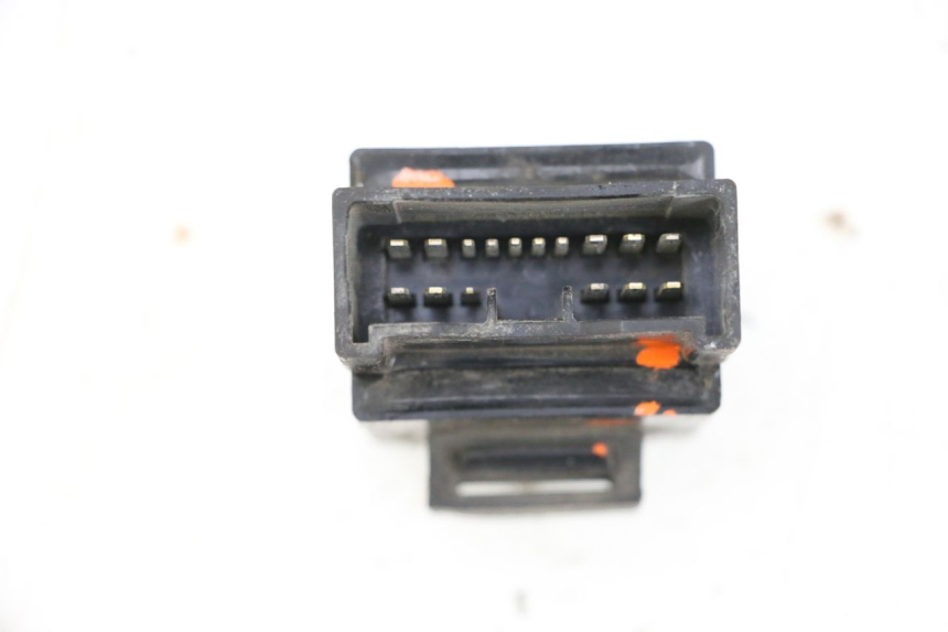 photo de PRZEKAŹNIK POMPY PALIWA YAMAHA TDM ABS 900 (2002 - 2014) - Inny kąt widzenia