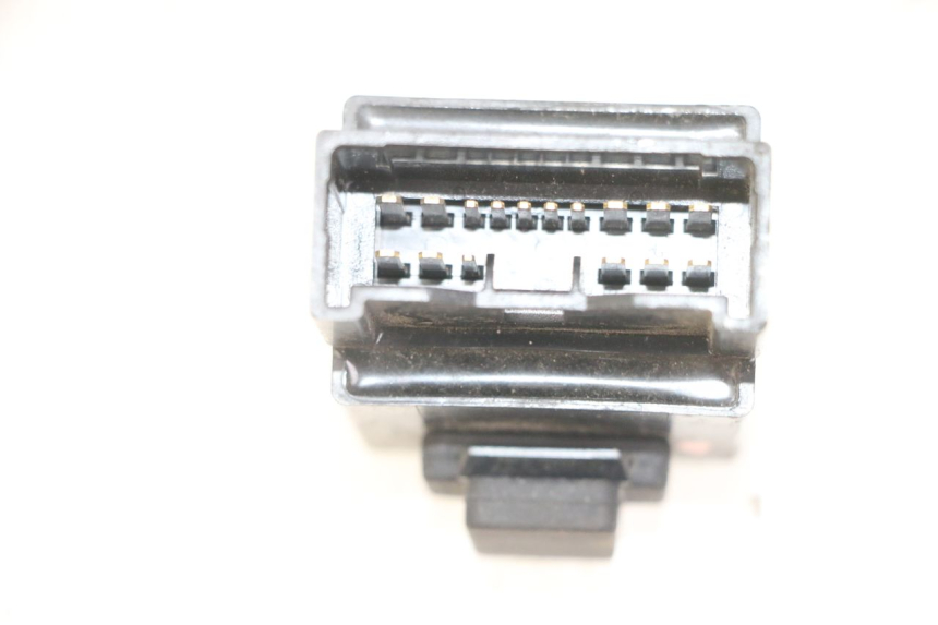 photo de PRZEKAŹNIK POMPY PALIWA YAMAHA XJ6 ABS 600 (2008 - 2016) - Szczegół części