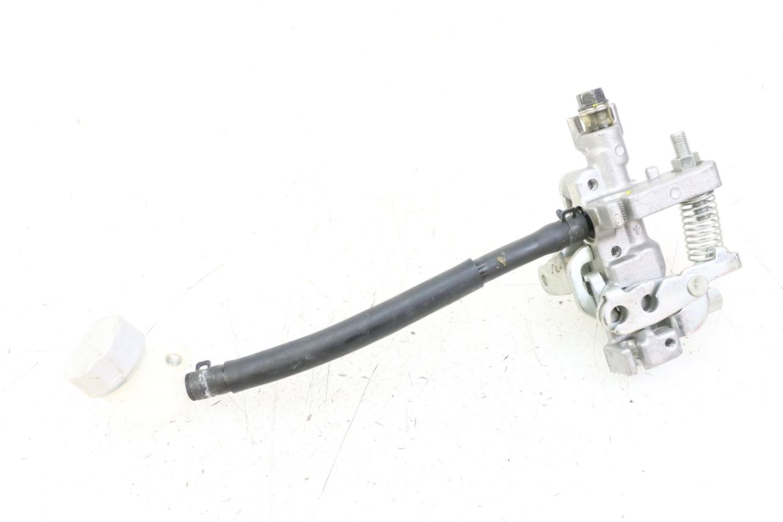 photo de ROZDZIELACZ HAMULCA HONDA PCX (JF57/JF64) 125 (2014 - 2018) - Zbliżenie techniczne