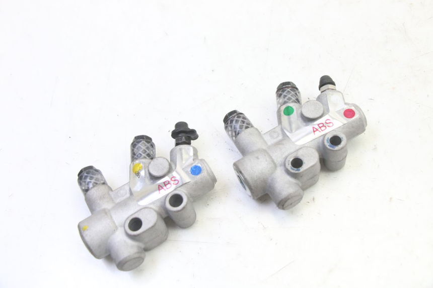 photo de ROZDZIELACZ HAMULCA PIAGGIO MP3 HPE 310 (2024 - 2025) - Szczegół części